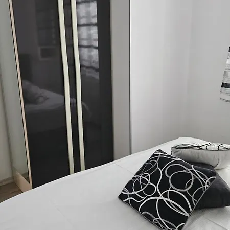 P&l Apartment