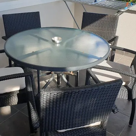 P&l Apartment *