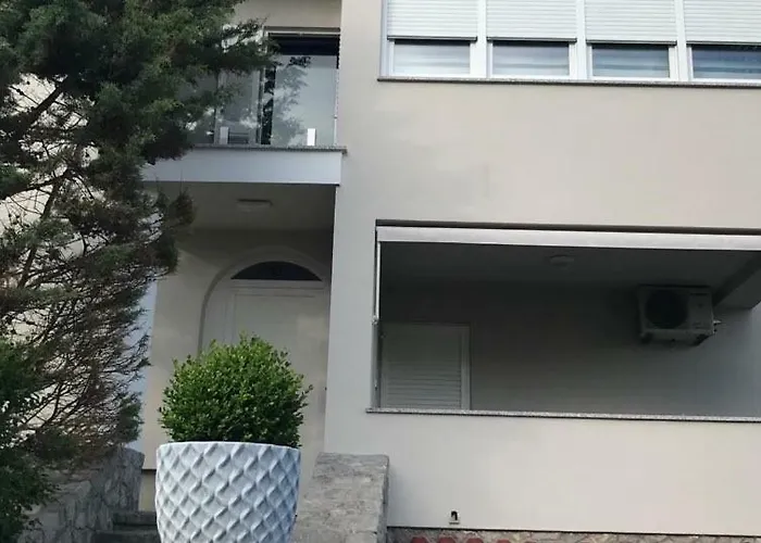 P&l Apartment